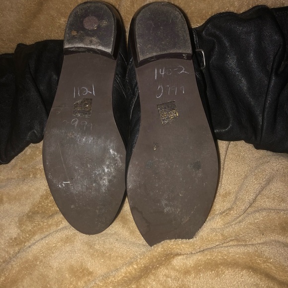 Black boots - Picture 3 of 4